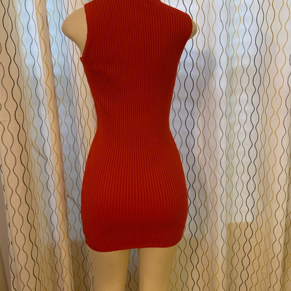 red drees - Picture 3 of 4